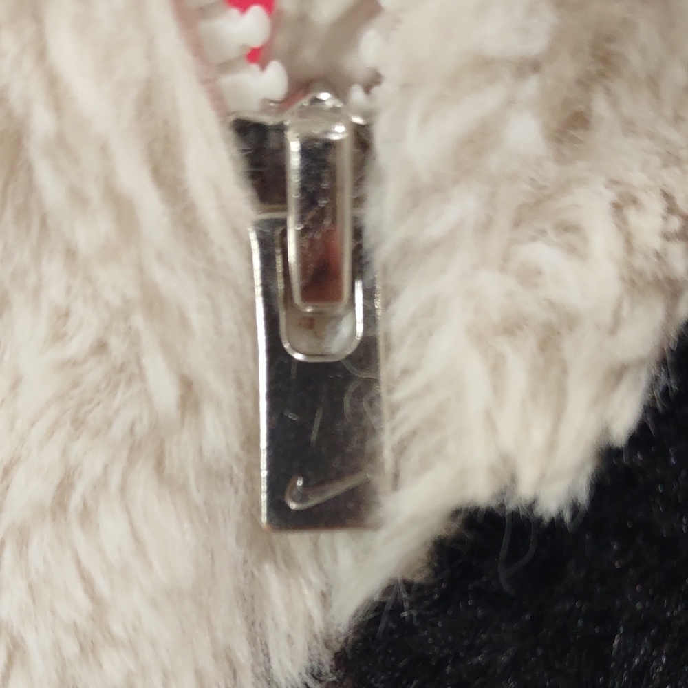 NIKE Cream and Black Fuzzy Jacket - Picture 6 of 16